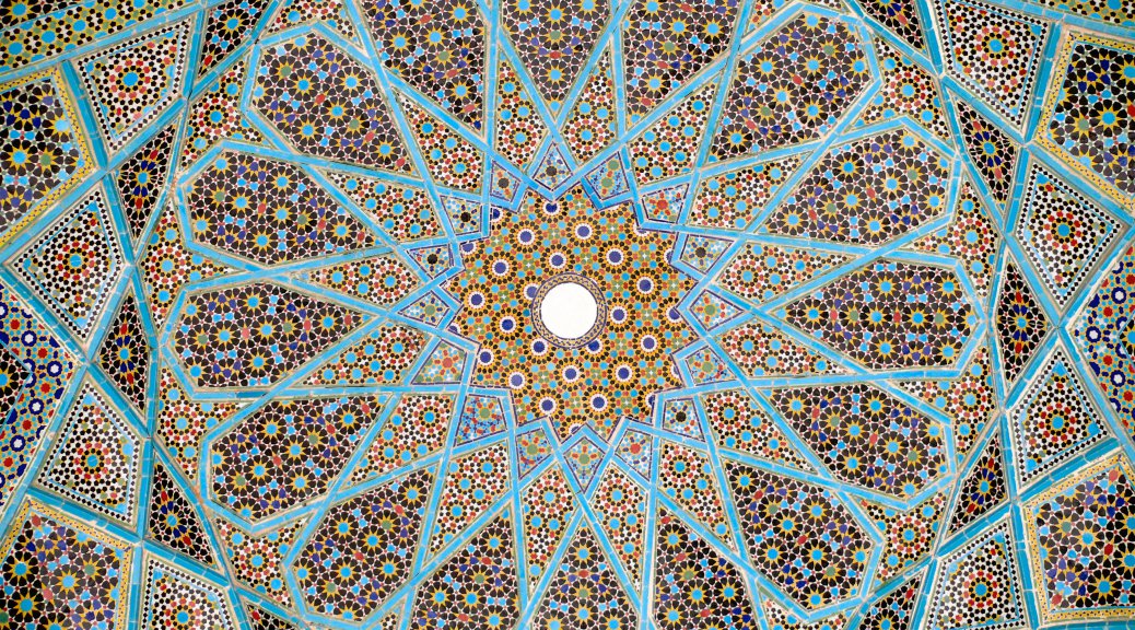 https://hiddenminaret.com/2014/07/27/arabesque-the-art-of-islamic-pattern/